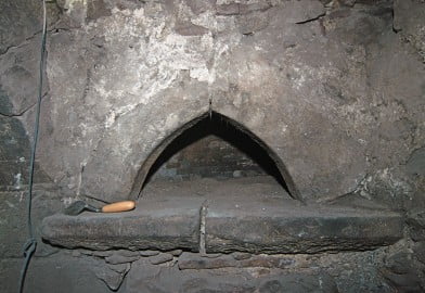 Detail of the bread oven inside the fireplace
